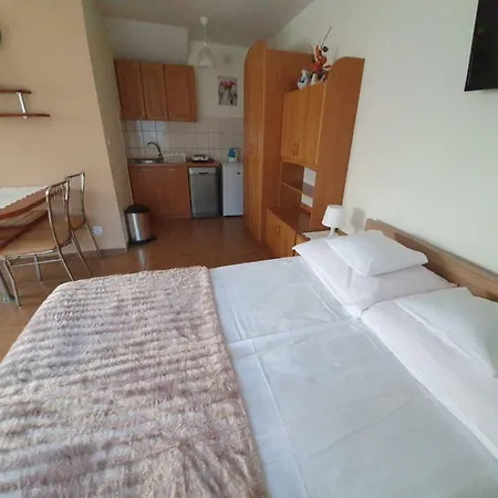 Pod Lasem Kwatera prywatna