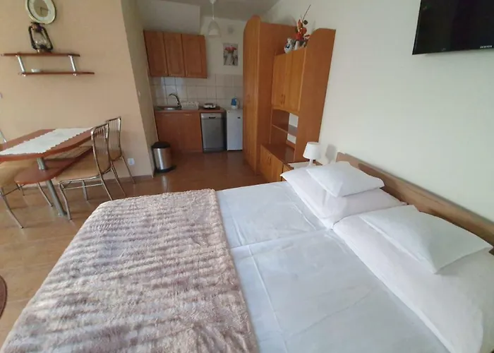 Pod Lasem منزل للإقامة